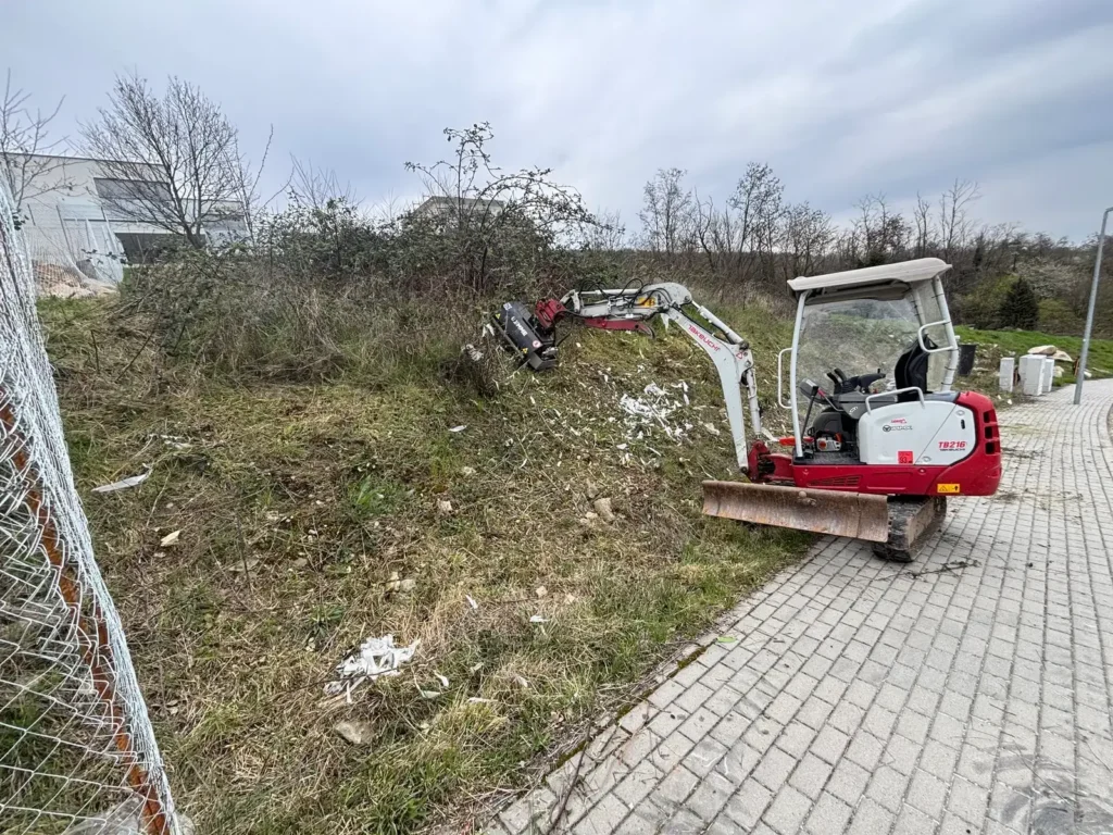Čistenie pozemku, fotka 1